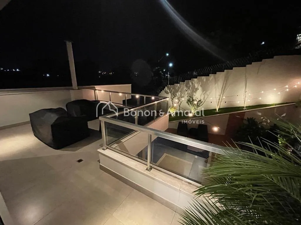 Imagem Casa Mobiliada à Venda em Valinhos - 3 Suítes, Piscina Aquecida e Espaço Gourmet em Condomínio Fechado
