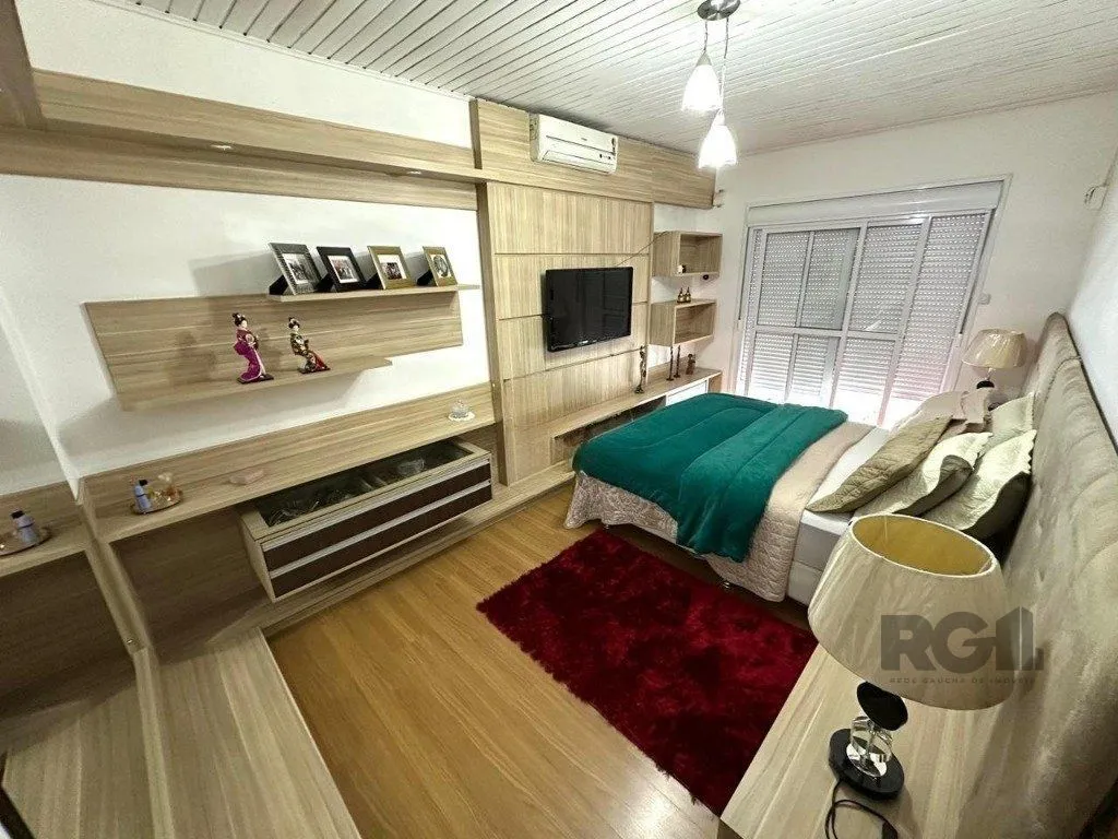 Imagem Casa de 160m² com 4 quarto no Bairro Farrapos