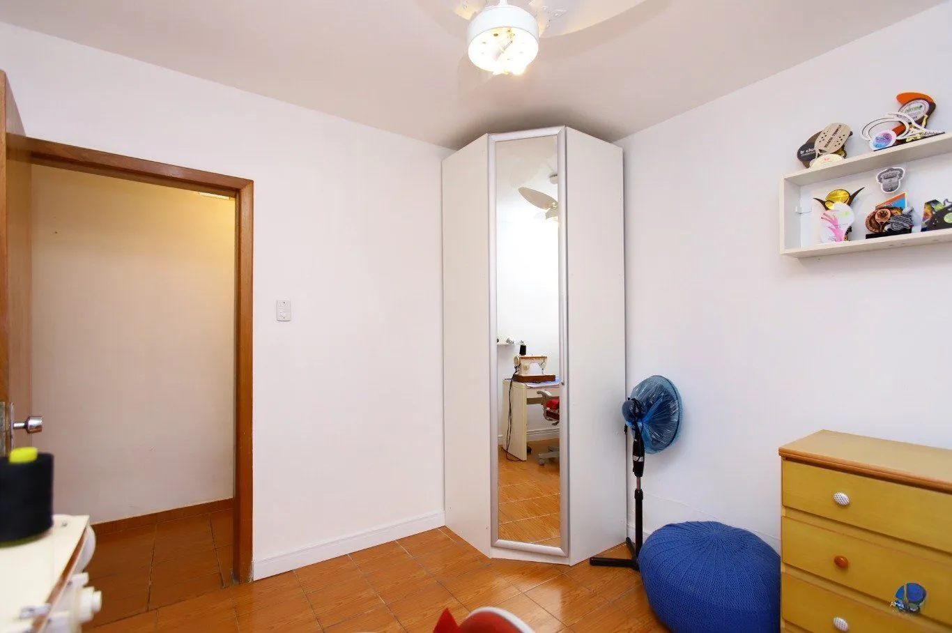 Imagem Casa com Edícula nos fundos, total de 5 dormitórios no Bairro gloria.