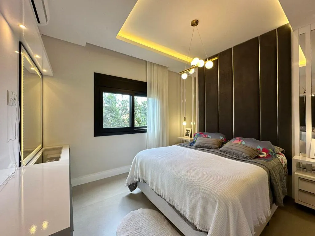 Imagem Casa em Condominio 4 Dormitórios - Bairro Dubai