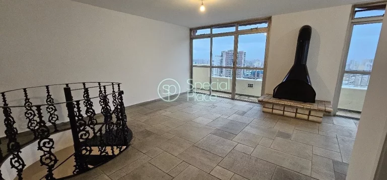 Imagem Linda cobertura no bairro Alto da Lapa Com 202 m² privativos, temos no primeiro piso uma ampla sala...