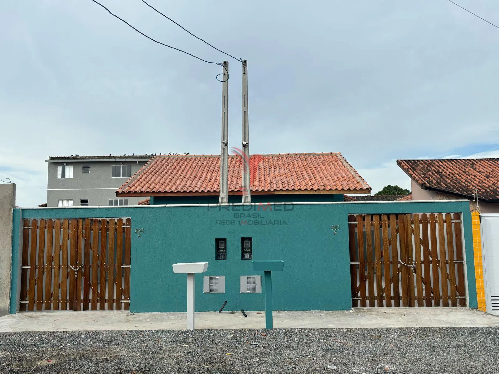 Imagem Linda casa de 2 quartos , com piscina, área gourmet,á venda em Itanhaém