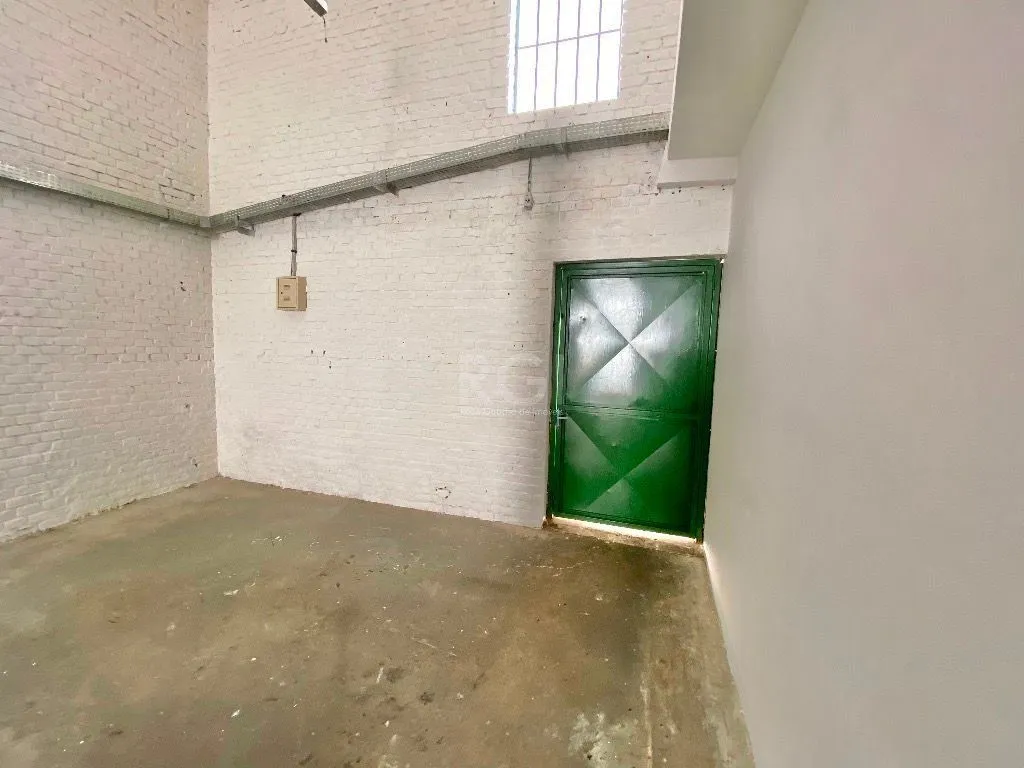 Imagem Galpão, 437 m² - para comprar por R$ 900.000,00 - São Geraldo - Porto Alegre/RS