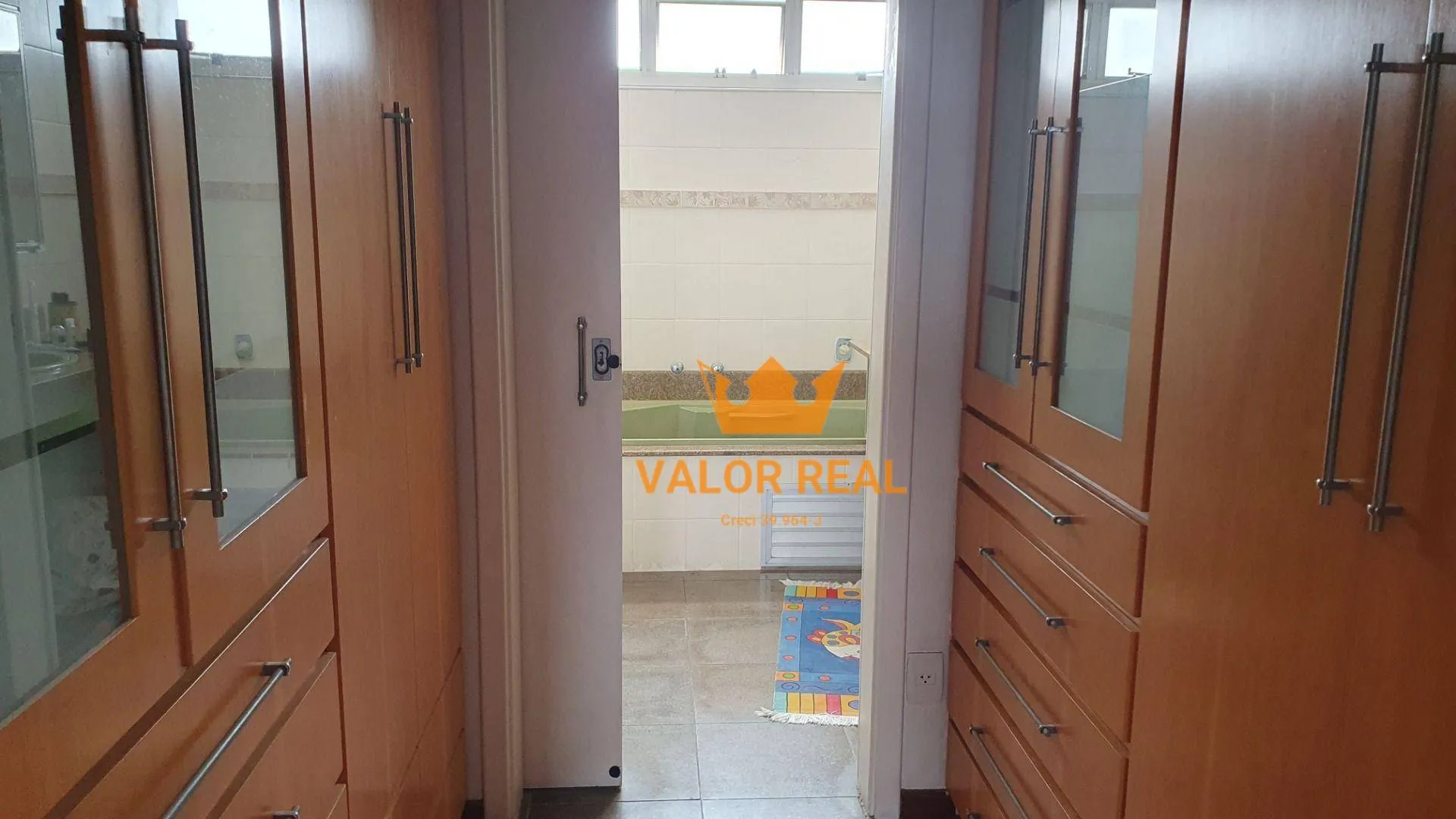 Imagem Apartamento 271 m2, 3 Dorm, 1 Suite, R$ 650 mil. Oportunidade. 14o. andar, vista panorâmica. Aceita Financto.