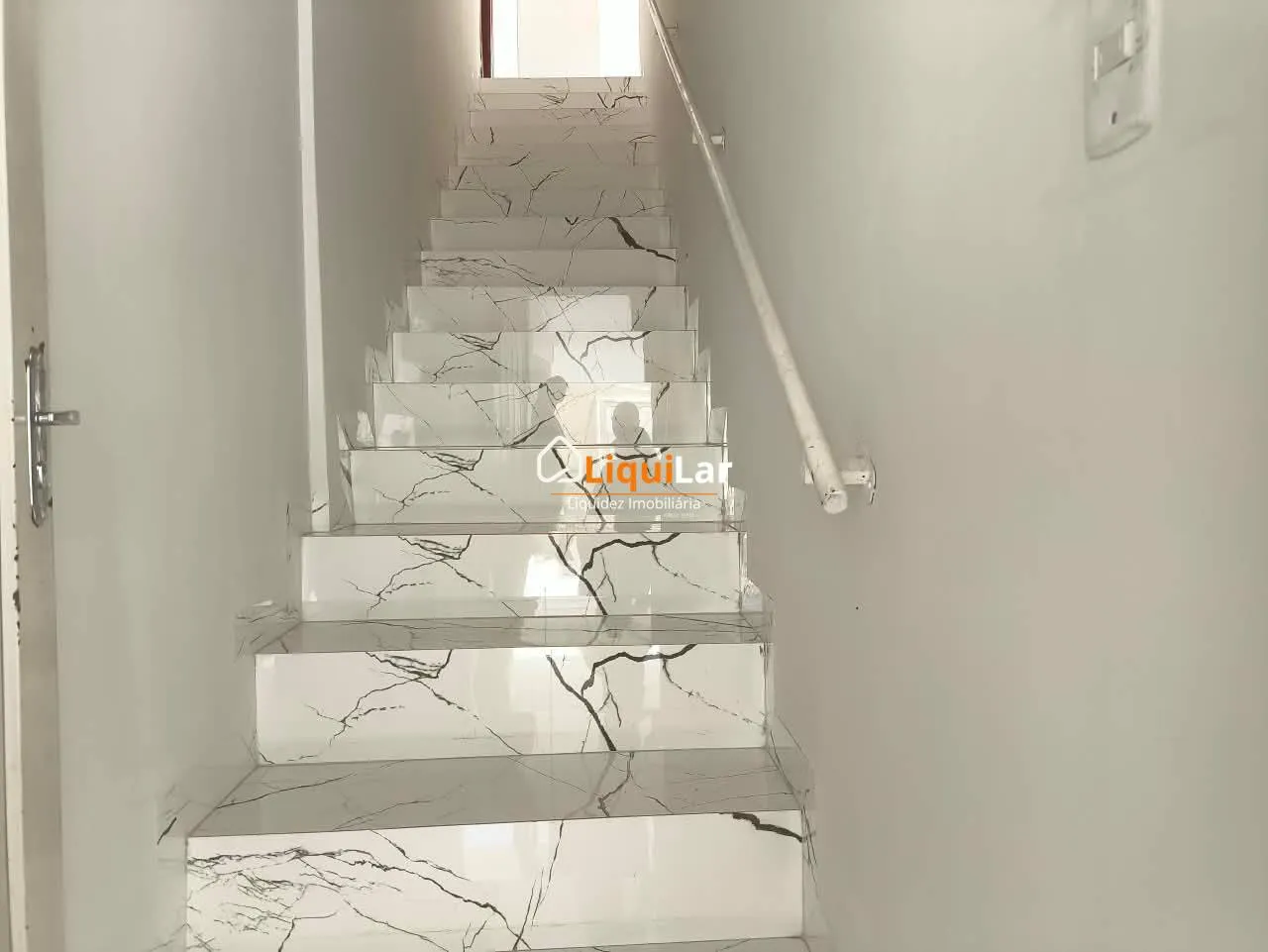 Imagem Casa para Locação Próximo ao Centro com 90 m², Suíte, Mobiliado e Área Gourmet Climatizada
