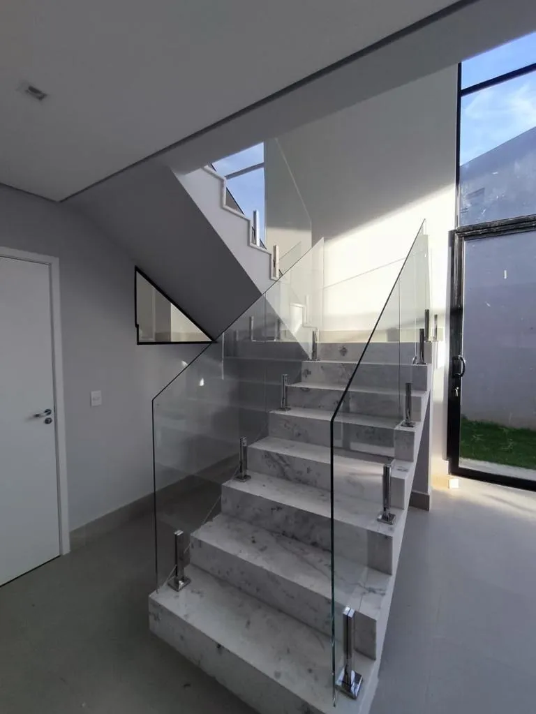 Imagem Ampla residência de 340m² localizada no Alphaville Nova Esplanada 1.