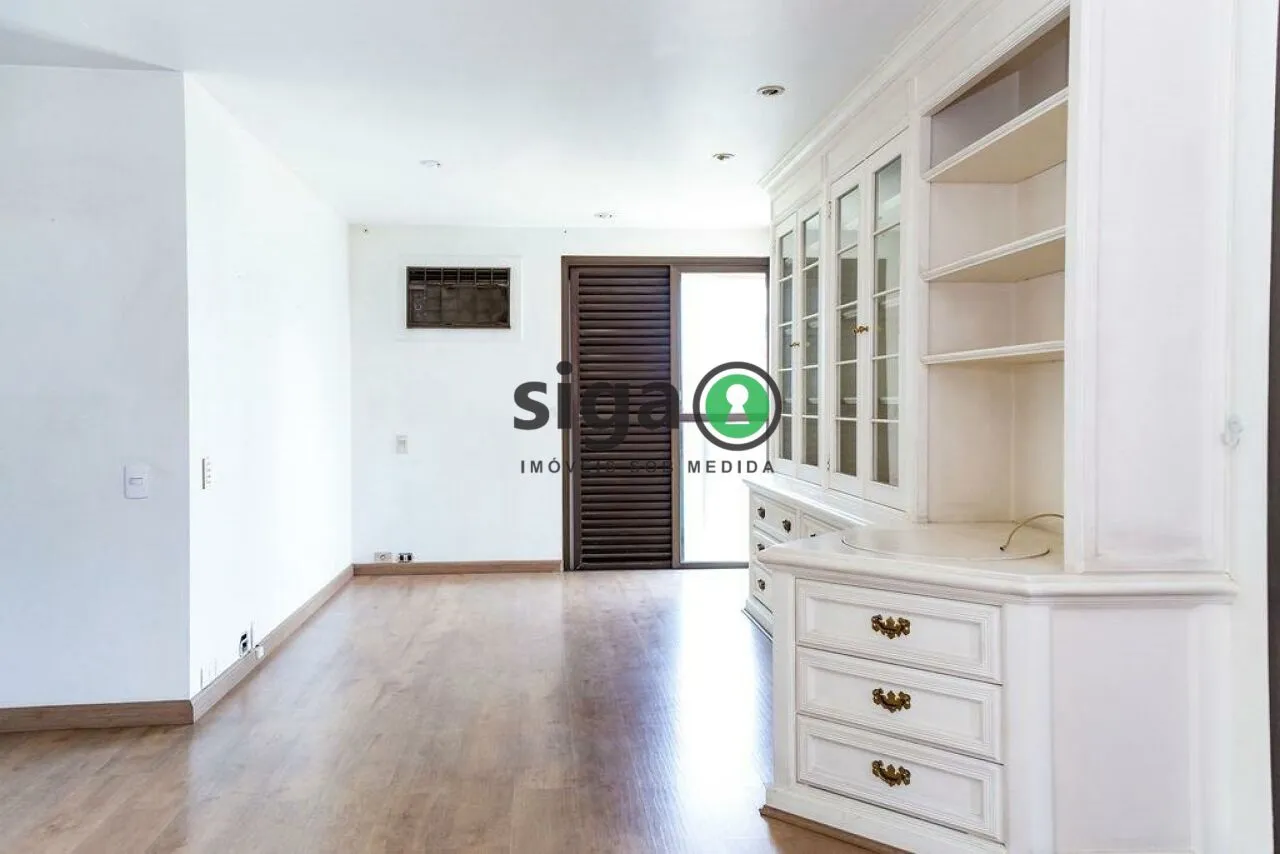 Imagem VENDE no Morumbi (Vila Suzana) Apartamento com 3 suítes, 4 Vagas + Depósito