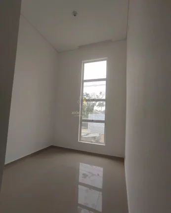 Imagem Casa em Guaratuba a 250 metros do mar contendo 3 quartos sendo 1 suite, semi-mobiliada.
