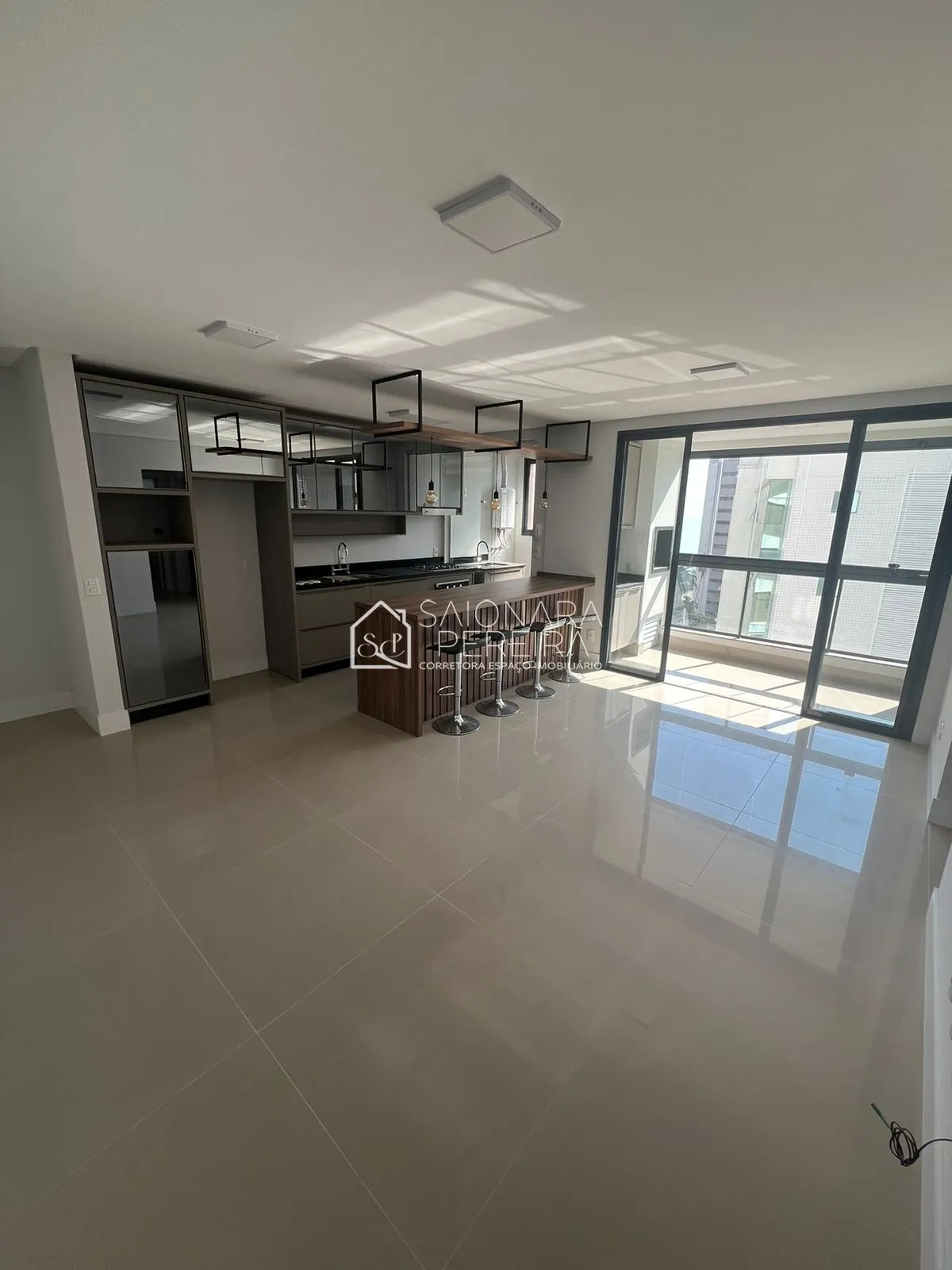 Imagem Apartamento de 3 dormitórios novo semi mobiliado.