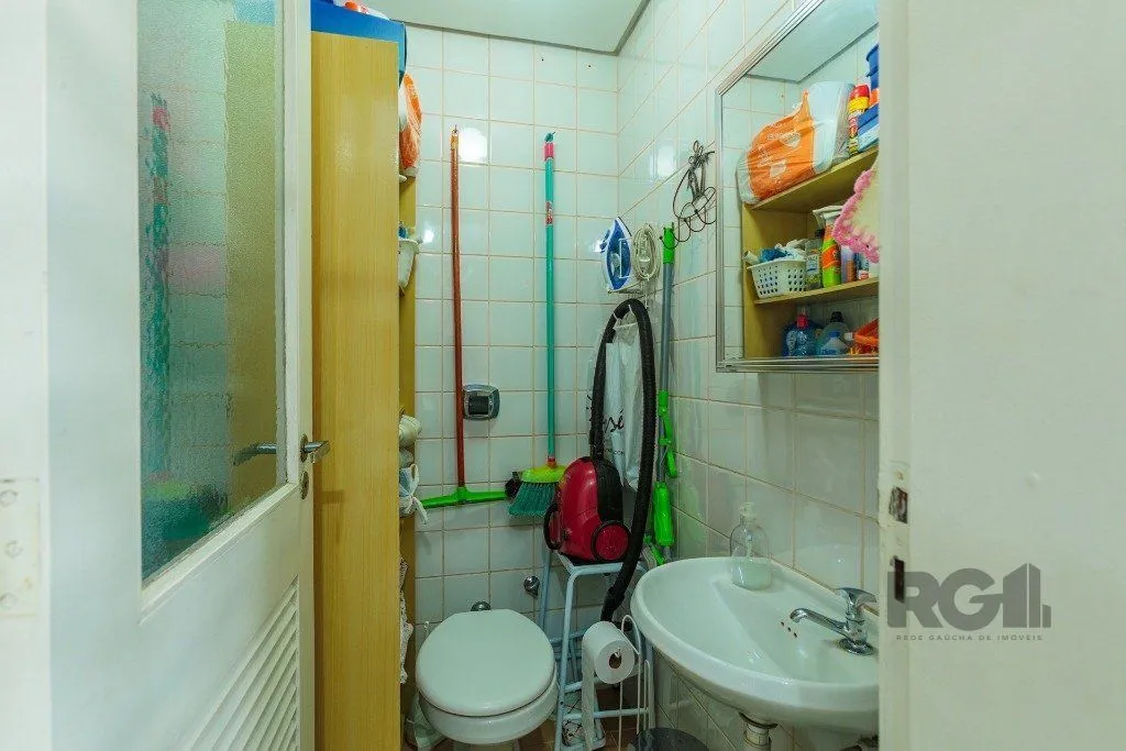 Imagem Apartamento 2 dormitórios com 1 vaga no bairro Teresópolis em Porto Alegre
