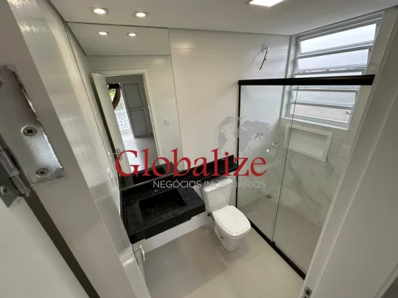Imagem Apartamento à venda com 80m², 2 quartos, 1 suíte, varanda, garagem, reformado por R$430.000,00 na Aparcida em Santos