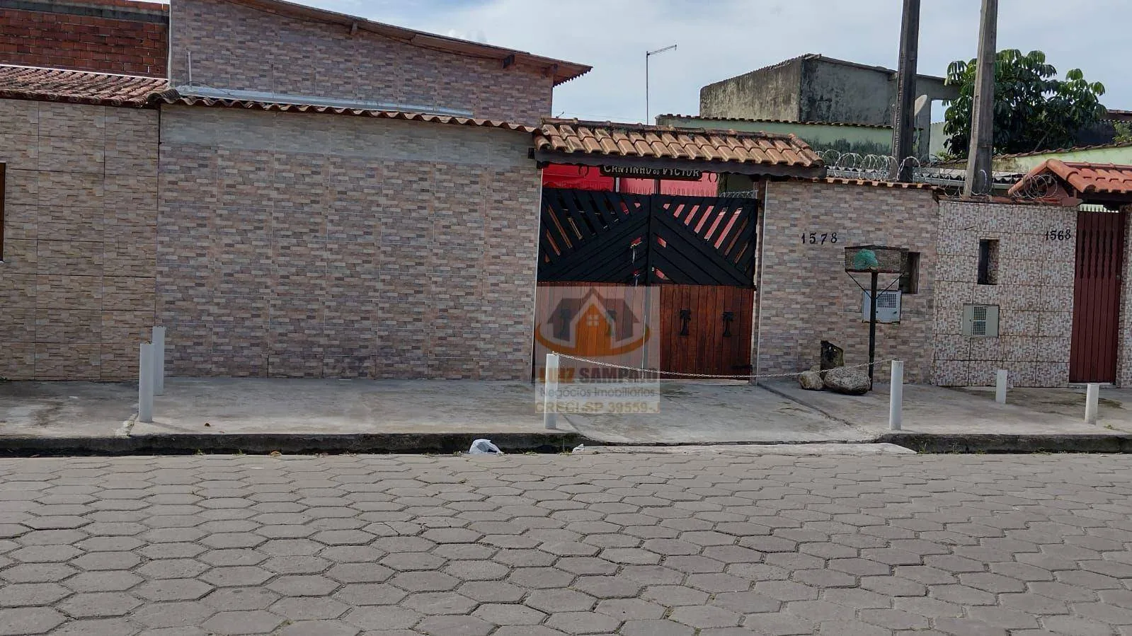 Imagem Oportunidade, Casa 3 Dormitórios (1 Suite), Laranjeiras, R$ 310.000,00