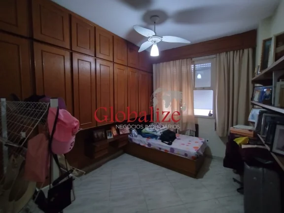 Imagem Belíssimo apartamento em Santos na Ponta da Praia a uma quadra da praia com 3 dormitórios, uma suíte e varanda à venda por R$ 1.012.000,00