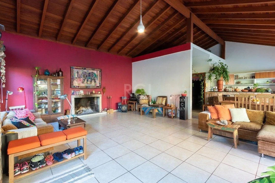 Imagem Casa para Venda - 292.21m², 4 dormitórios, sendo 2 suites, 3 vagas - Tristeza