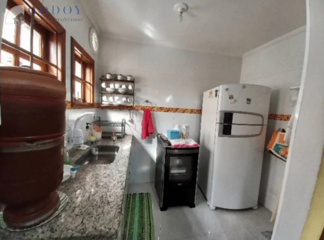 Imagem Casa Espaçosa com 3 Dormitórios em Localização Privilegiada - Jardim Rosely