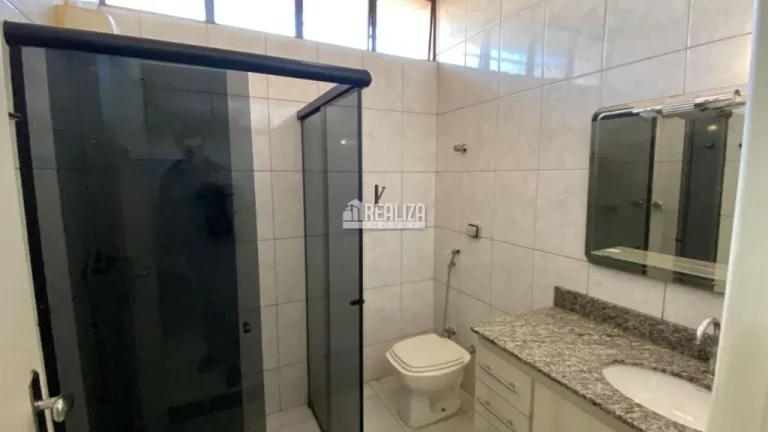 Imagem Casa à venda no bairro São Benedito, Uberaba: 4 dormitórios, 2 suítes, área de lazer