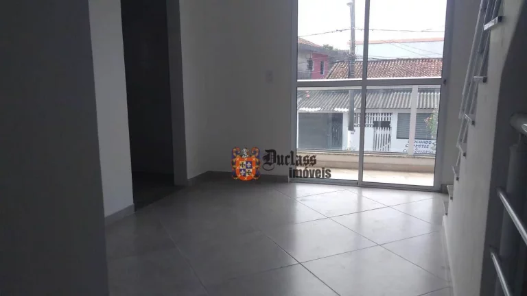 Imagem Sobrado com 3 dormitórios à venda, 92 m² por R$ 370.000,00 - Catiapoã - São Vicente/SP