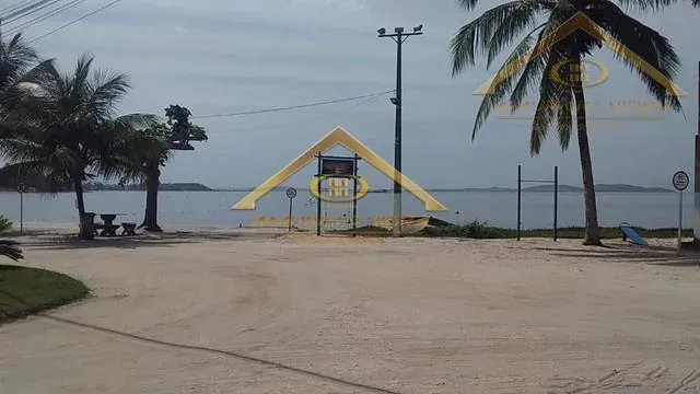 Imagem Casa em Condomínio para Venda em São Pedro da Aldeia / RJ no bairro Paia Linda