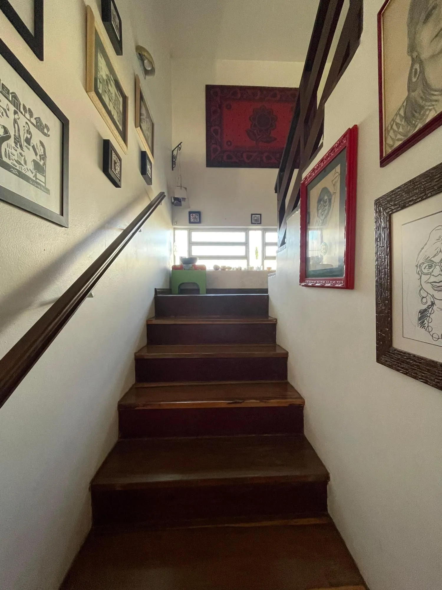 Imagem Casa para Venda - 325,72m², 4 dormitórios, sendo 1suites, 4 vagas - Jardim Isabel