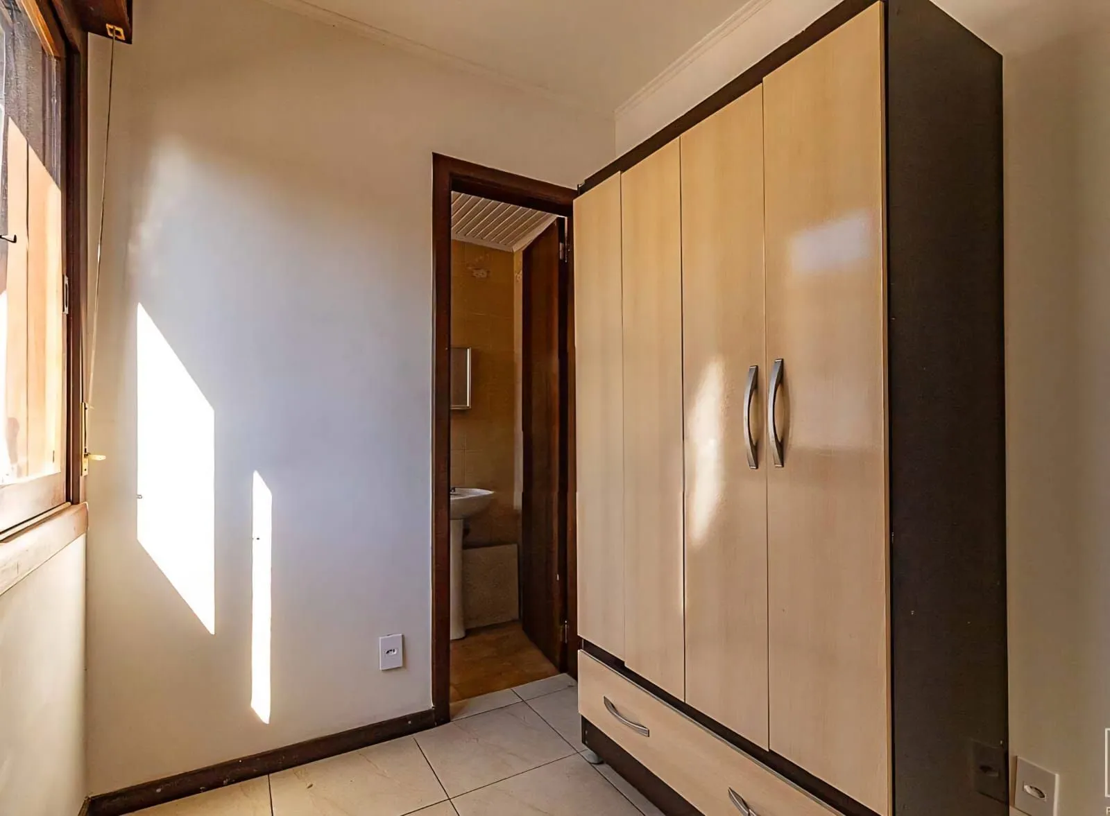 Imagem Apartamento no Bairro Jardim Lindóia -3 DORMITÓRIOS - 1 SUÍTE - 1 VAGA