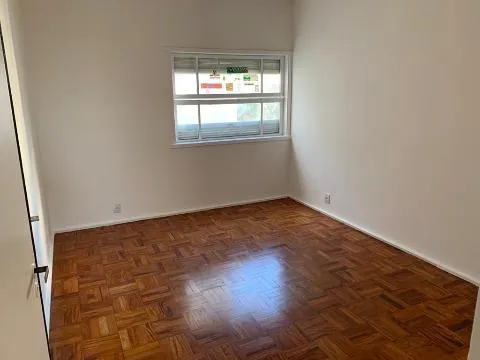 Imagem VENDA DE APARTAMENTO NO EDIFÍCIO ASTURIAS, EM SÃO PAULO, 155m² com 3 quartos, sala de estar, cozinhacom planejados e 01 vaga para auto. CONSULTE-NOS.
