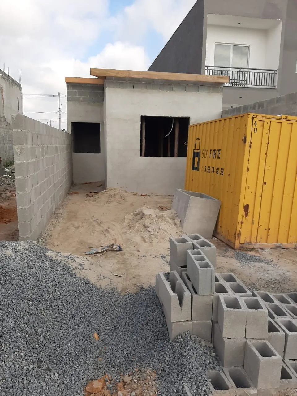 Foto do imóvel Casa à venda 2 Quartos, 2 Vagas, 125M², Residencial e Comercial Portal dos Eucaliptos, Pindamonhangaba - SP