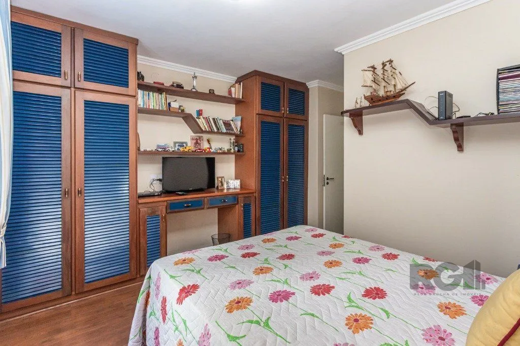 Imagem Casa no bairro Vila Ipiranga de 3 dormitórios e 3 vagas
