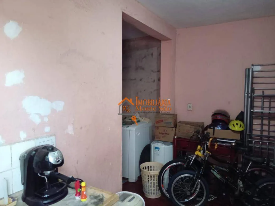 Imagem Sobrado com 6 dormitórios à venda, 200 m² por R$ 371.000,00 - Jardim São Domingos - Guarulhos/SP