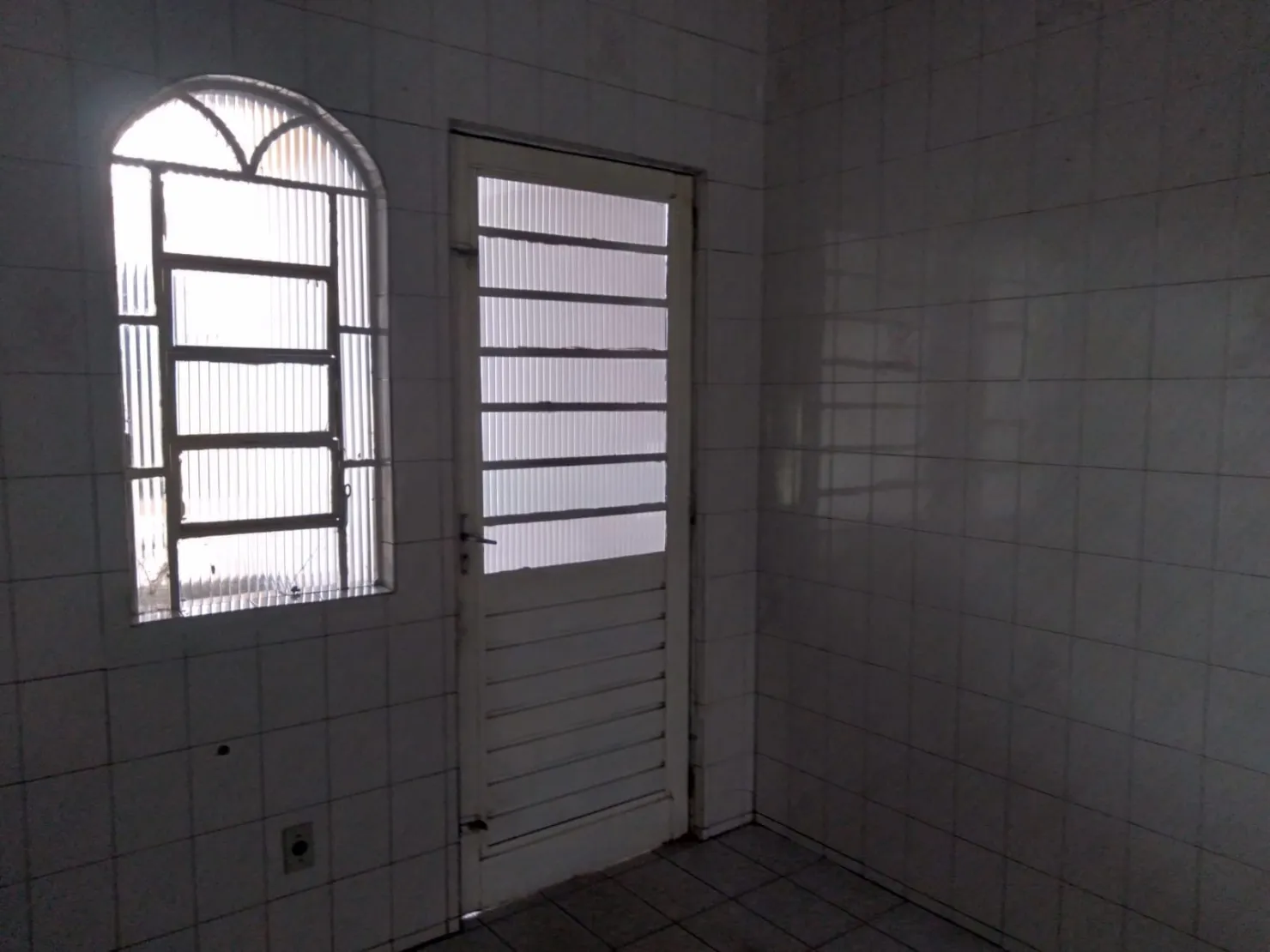 Imagem Casa à venda 4 Quartos, 3 Vagas, 252M², Jardim Carlota, Pindamonhangaba - SP