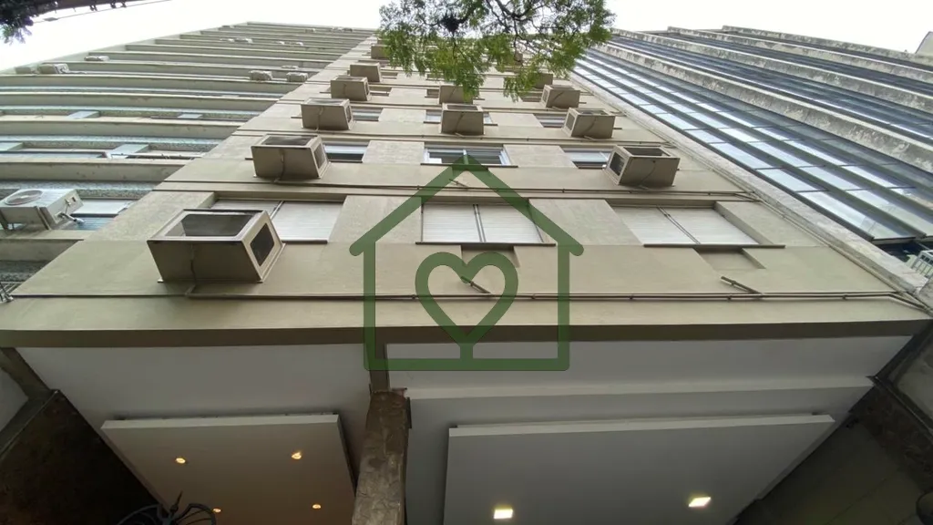 Imagem Apartamento de 2 dormitórios no Centro Histórico! Excelente apartamento, em prédio tradicional, a...