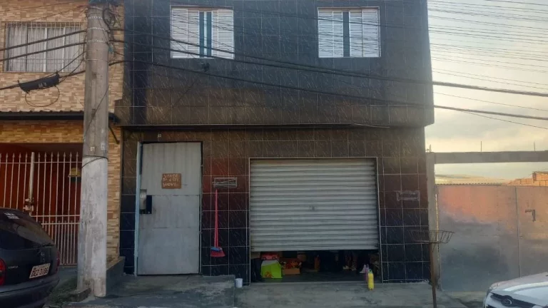 Imagem Casa com 3 dormitórios à venda, 180 m² por R$ 300.000,00 - Jardim São Bernardino - Suzano/SP