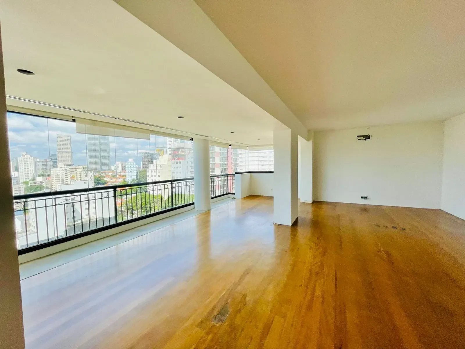 Imagem Apartamento com 3 Quartos à Venda ou Locação, 215 m² em Sumaré - São Paulo