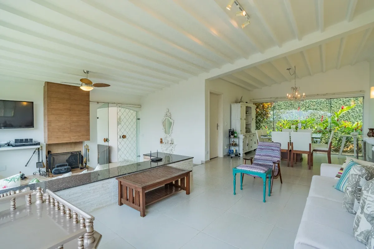 Imagem Casa em condomínio para venda com 3 quartos, sendo 1 suíte, 178m2
