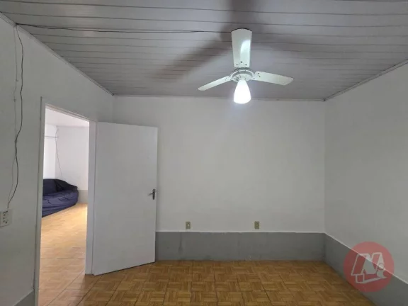 Imagem Casa com 2 dormitórios para alugar, 58 m² por R$ 1.615,00/mês - Medianeira - Porto Alegre/RS
