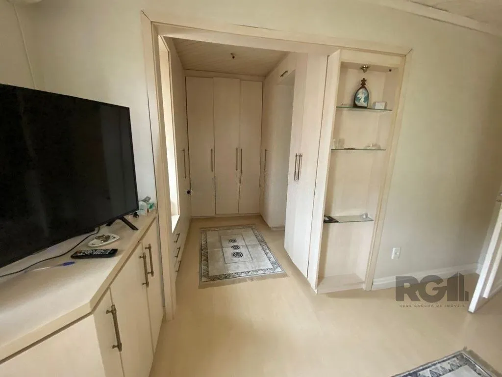 Imagem Casa de 5 dormitórios, bairro Jardim Floresta
