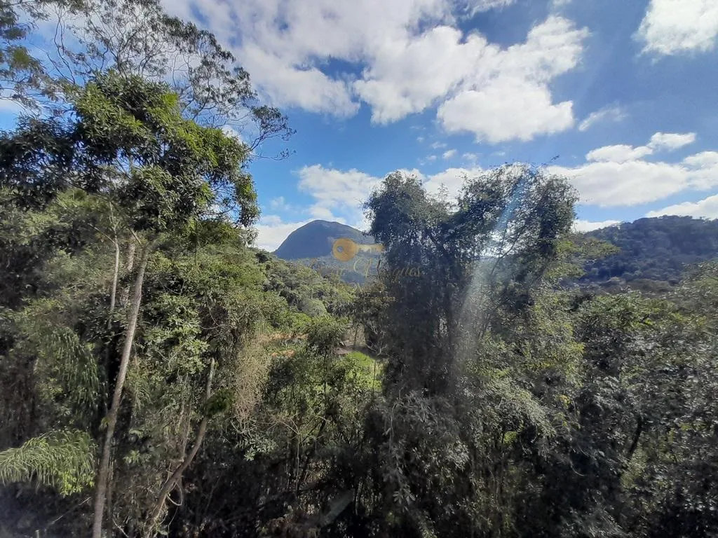 Imagem Casa em Condomínio para Venda em Teresópolis / RJ no bairro Colônia Alpina