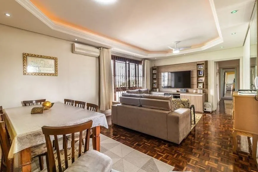 Imagem Apartamento 100m² no bairro Farroupilha - semi mobiliado, 3 dormitórios, 1 suíte e 1 vaga