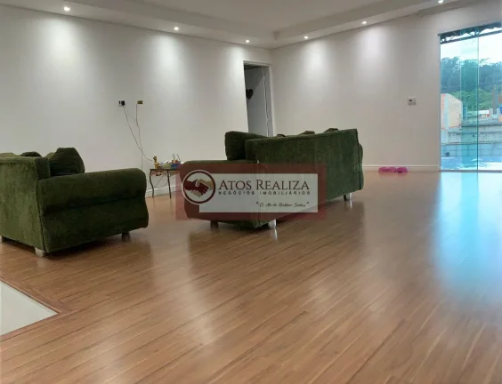 Imagem Vendo SUPER imóvel no Jardim casa grande. Lindo sobrado em uma Área total de 380m², com área útil 215m², esse imóvel conta com 3 Dormitórios, sendo 2 Suítes com Closet, sala de Tv, sala e cozinha conceito aberto, 2 vagas de garagem cobertas, muitos espaço