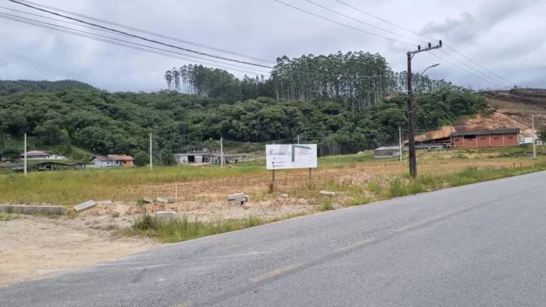 Imagem Terreno para Venda no bairro Baú Baixo. em Ilhota