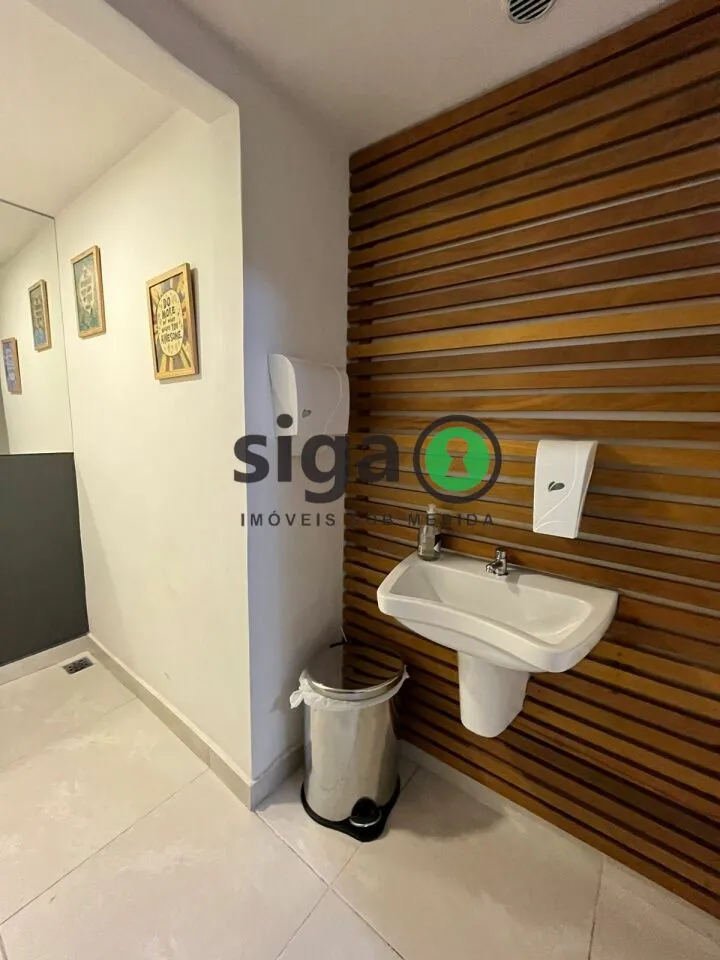 Imagem Oportunidade Única no Jardim Guedala - Imóvel Comercial com 684m² e 8 Vagas!