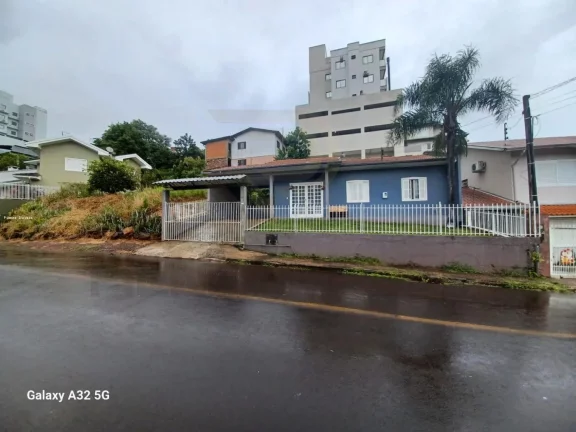 Imagem Casa para Venda em Concórdia, Cinquentenário, 3 dormitórios, 1 banheiro, 1 vaga