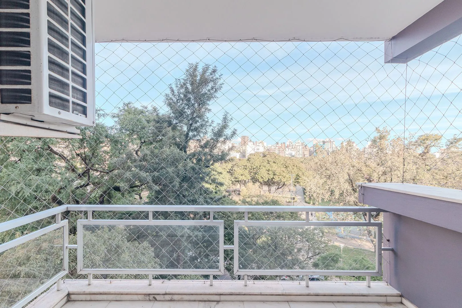 Imagem ️ MÁFFER IMÓVEIS ALUGA - APARTAMENTO 3 DORMITÓRIOS | 3 VAGAS | TOTALMENTE REFORMADO | MOINHOS DE VENTO