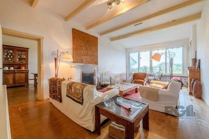 Imagem Casa com 3 dormitórios, 153 m² no bairro Vila Conceição, zona sul de Porto Alegre/RS.