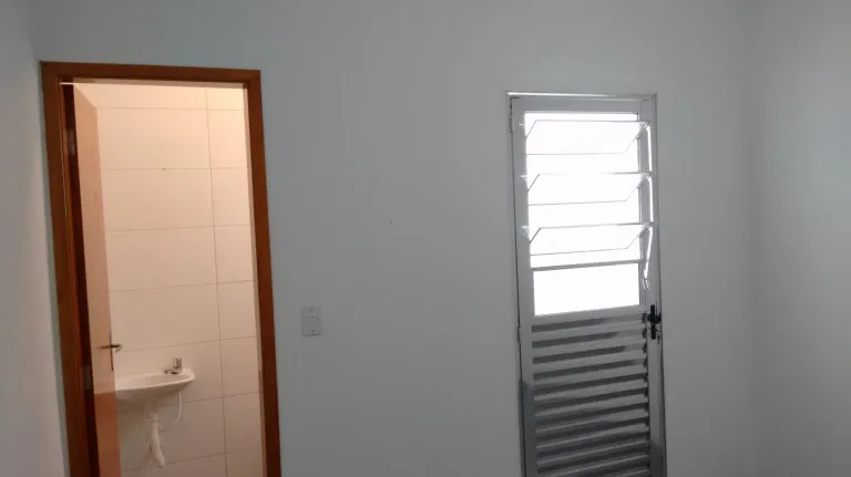 Imagem Casa com 1 Quarto para Alugar, 30 m² em Vila Mangalot - São Paulo