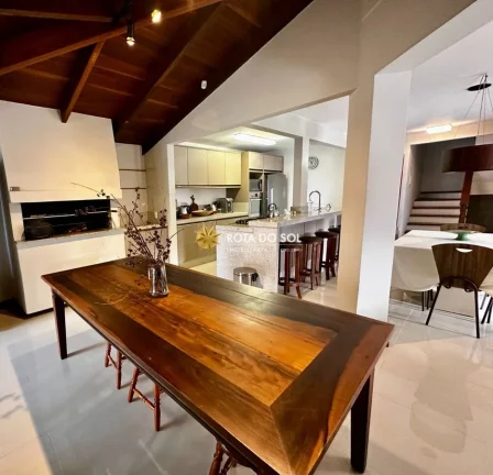 Imagem Casa de praia à venda quadra mar à venda Praia Centro Bombinhas SC
