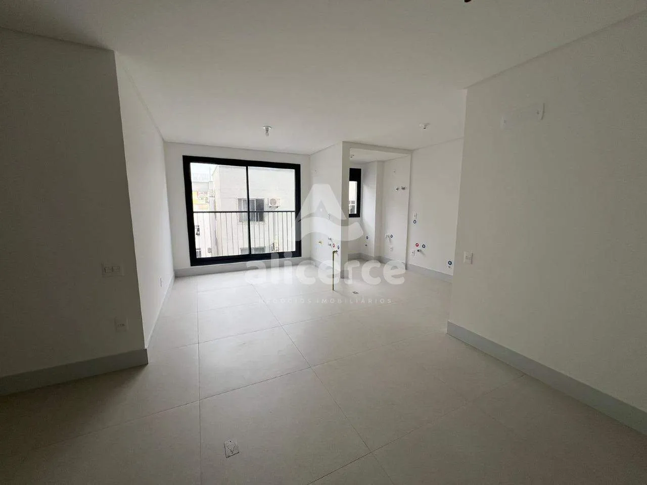 Imagem Apartamento à venda com 3 quartos 2 suítes, 78m² em Canto Florianópolis