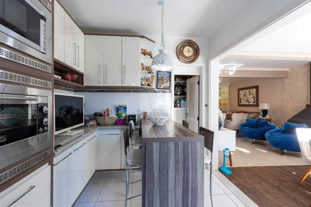 Imagem Casa Condominio para Venda - 240m², 4 dormitórios, sendo 1 suites, 2 vagas - Ipanema