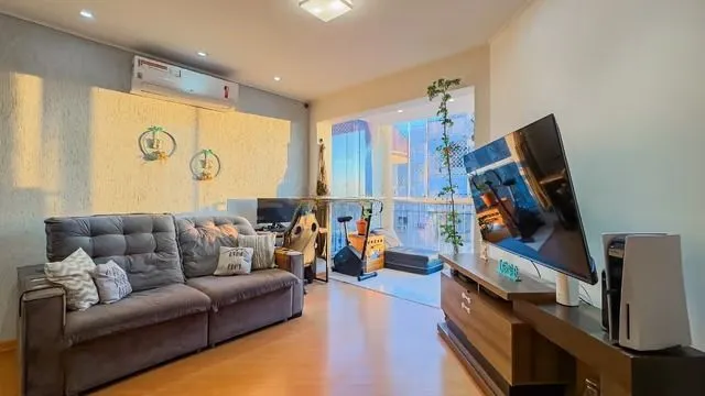 Imagem Apartamento Amplo com Suíte, Sacada Integrada e Vaga