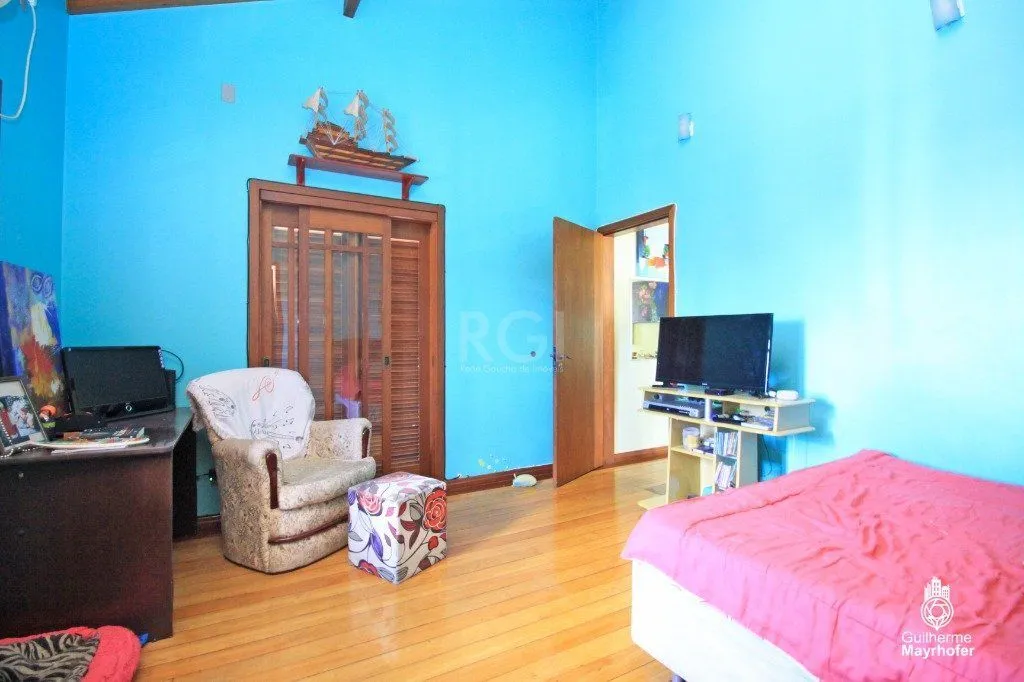 Imagem Casa para Venda - 240m², 4 dormitórios, sendo 3 suites, 6 vagas - Jardim Sabará