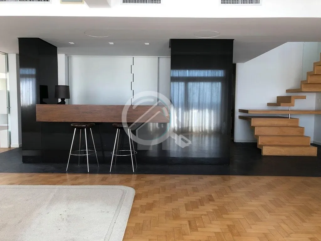 Imagem Apartamento duplex mobiliado com 328m² com 3 dormitórios (3 suítes) e 2 vagas individuais no Moin...
